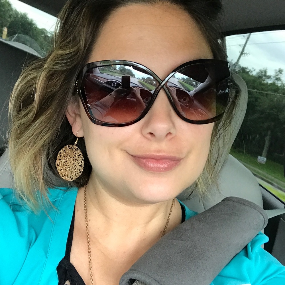 Meet your Posher, Alexis